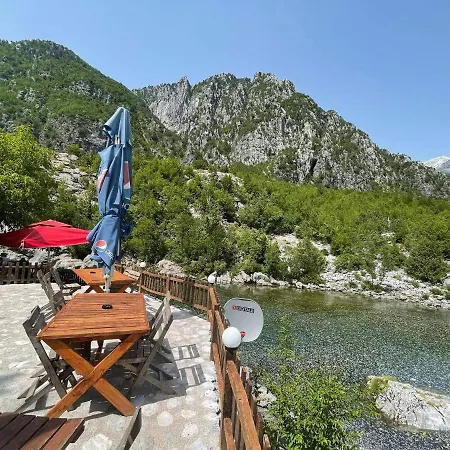 Guesthouse Lulash Zelna בית הארחה